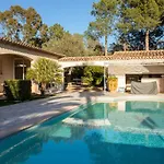 - Clos Saint Jean * Roquebrune-sur Argens